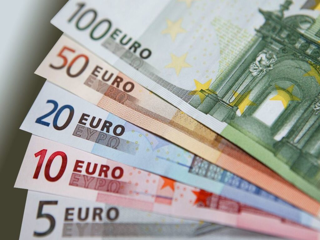 Como calcular a quantidade de euros para uma viagem internacional?