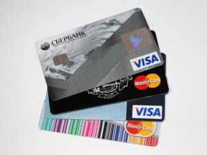 Vale a pena fazer um saque no cartão de crédito?